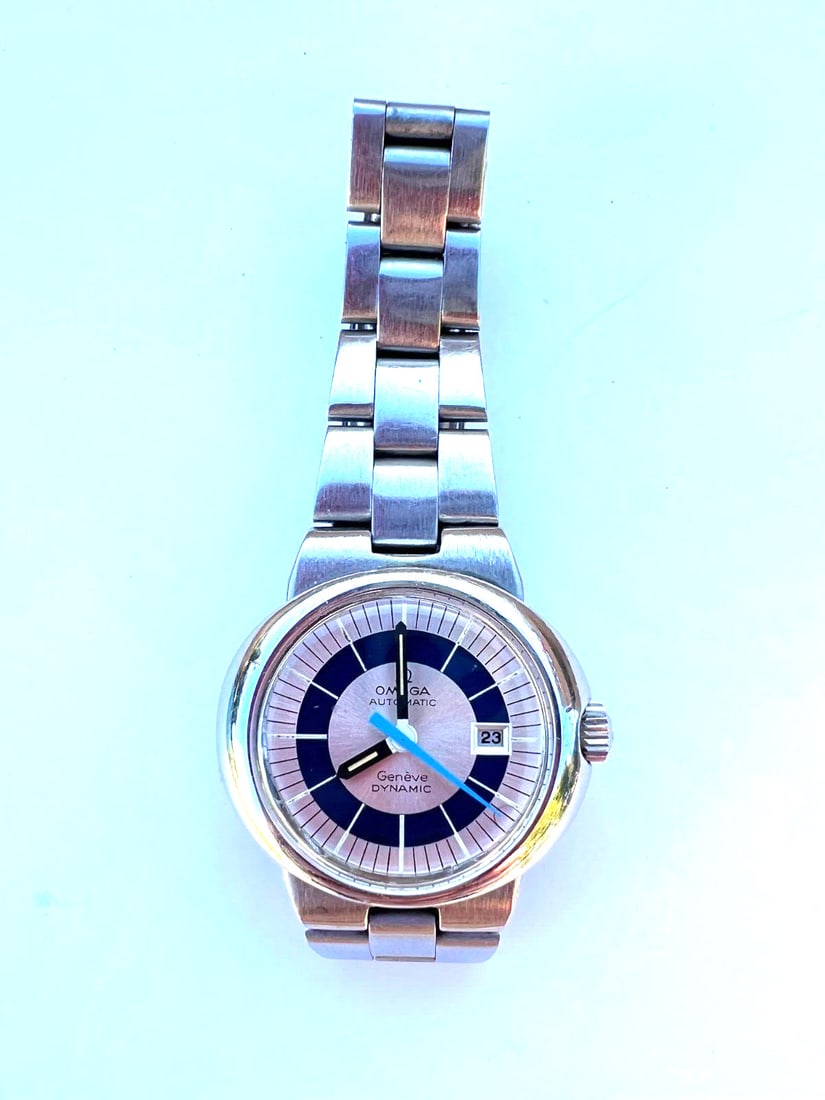 1970s Omega Automatic Lady's Wristwatch Stainless Steel with Box: 1970s Omega Automatic Lady's Wristwatch Stainless Steel with Box This exquisite 1970's Omega automatic lady's wristwatch is crafted from stainless steel and showcases a stunning oval face measuring 1.