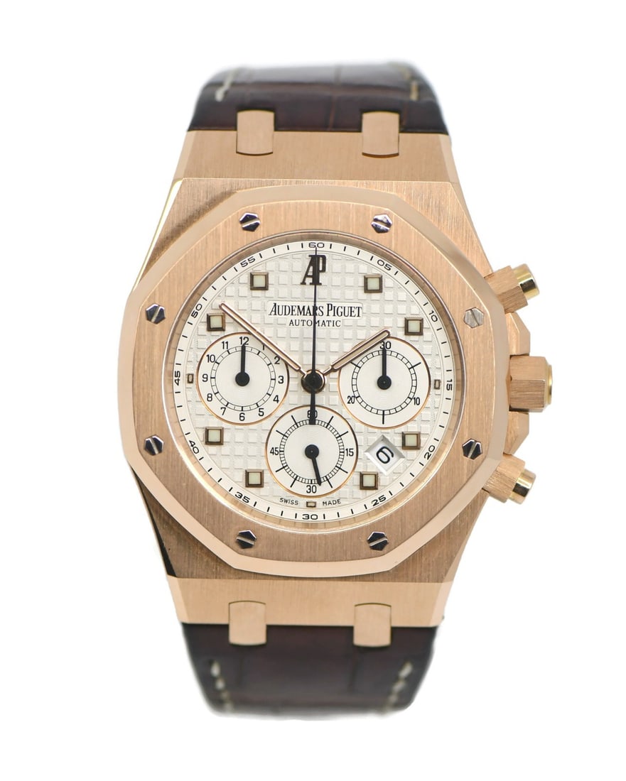 Audemars Piguet Royal Oak 26022OR 18K Rose Gold Chronograph Watch: Audemars Piguet Royal Oak 26022OR 18K Rose Gold Chronograph Watch Pre-owned Audemars Piguet Royal Oak Chronograph wristwatch with an automatic movement and classic octagonal case design. This men's wa