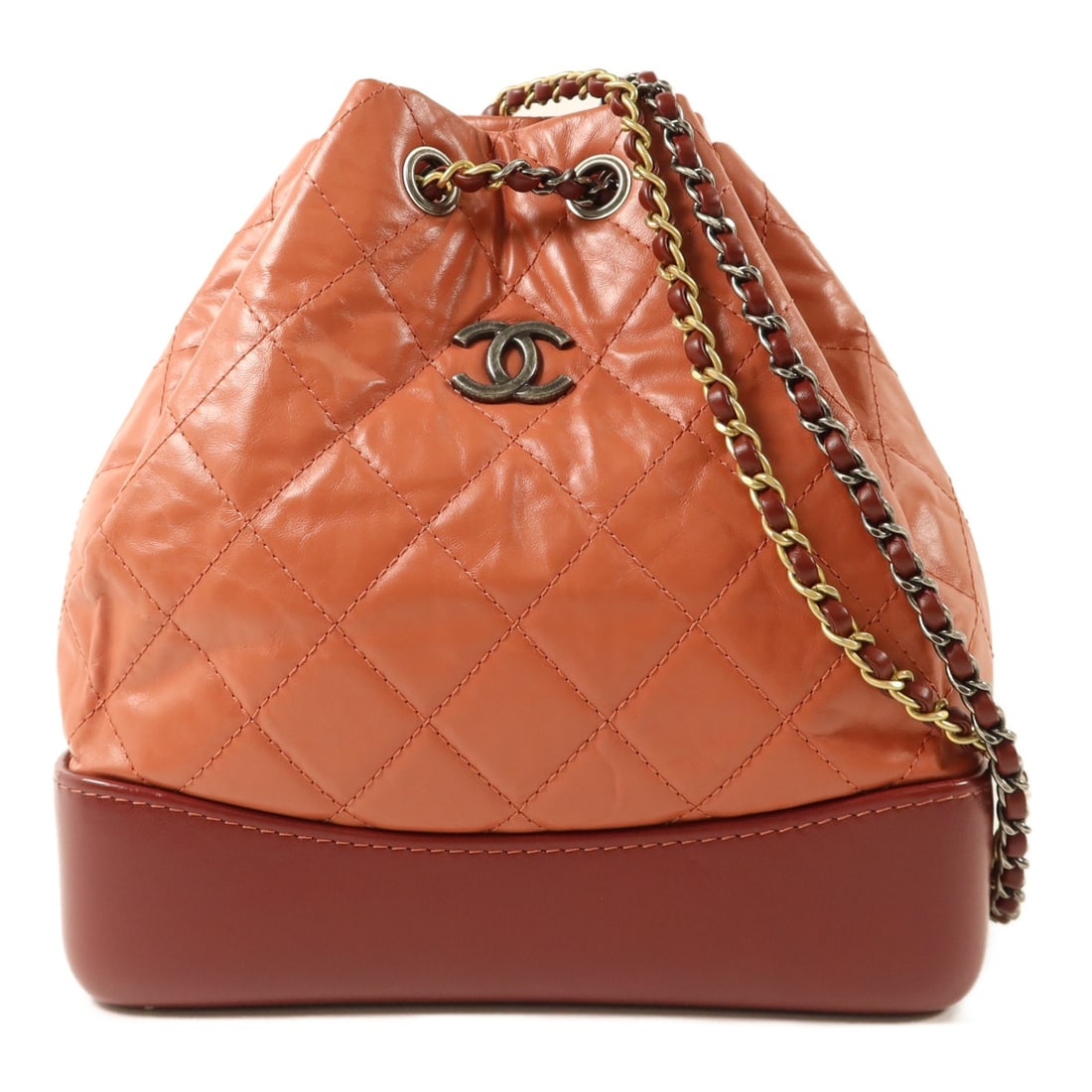 CHANEL Gabrielle CC Red Calfskin Leather Backpack: CHANEL Gabrielle CC Red Calfskin Leather Backpack CHANEL Gabrielle backpack rucksack in red calfskin (cowhide) leather. Designed for women, this regular-size bag is made in France and features one ins