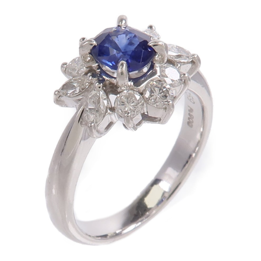 Pt900 Platinum Sapphire Diamond Ring US Size 5 Blue: Pt900 Platinum Sapphire Diamond Ring US Size 5 Blue Women's platinum ring featuring a blue sapphire accented with diamonds. This piece is presented in very good condition and includes no accessories. 