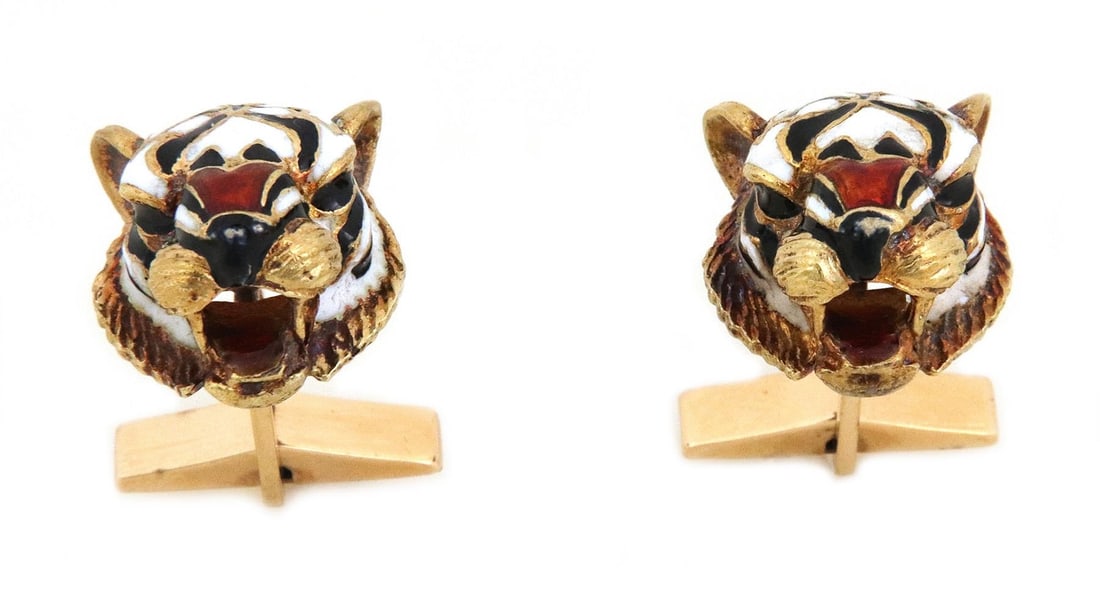 Vintage 18k Yellow Gold 3D Tiger Head Cufflinks with Enamel: Vintage 18k Yellow Gold 3D Tiger Head Cufflinks with Enamel This exquisite vintage pair of cufflinks showcases a striking 3D sculpted head of a snarling tiger. Crafted from luxurious 18k yellow gold, 