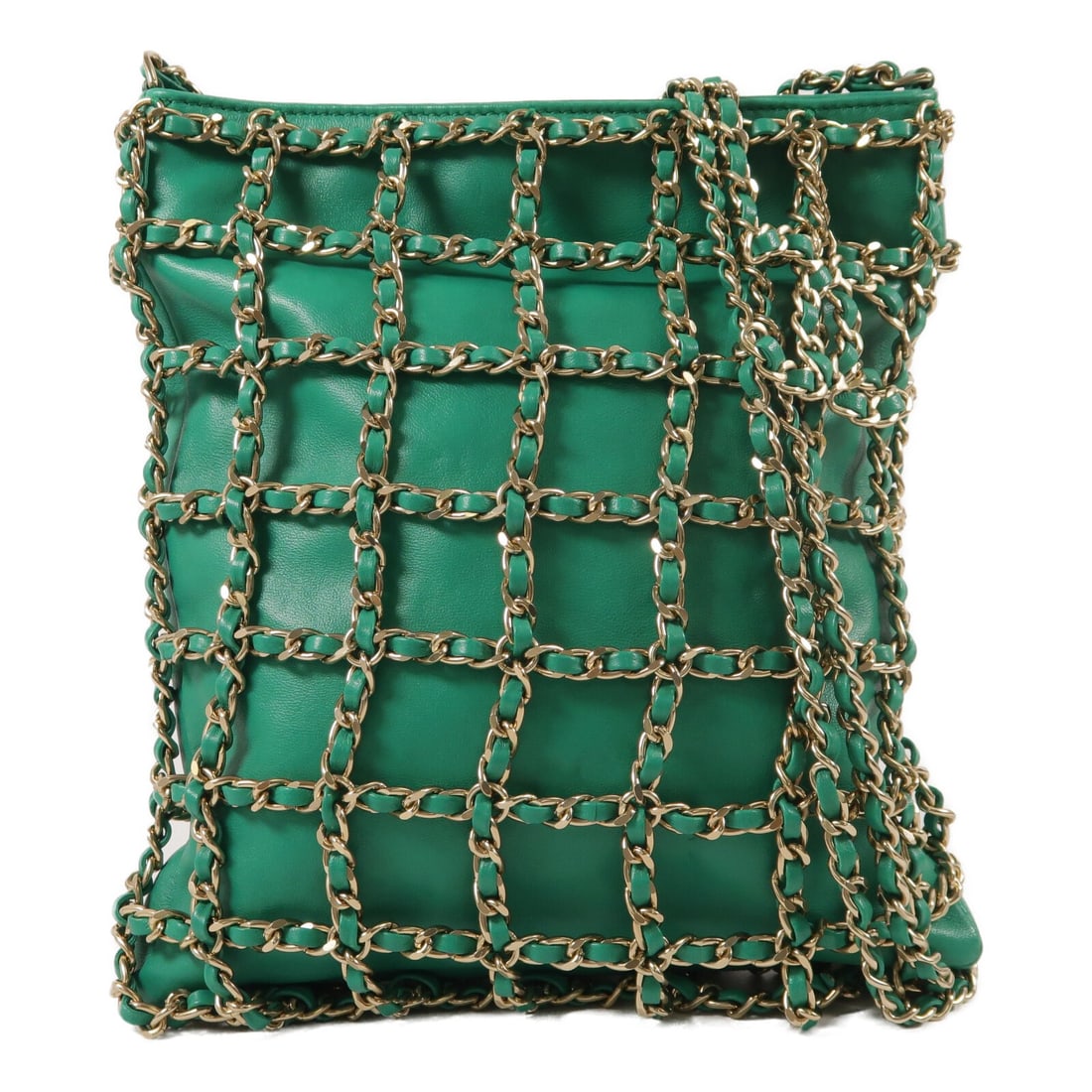 CHANEL CC Chain Cage Lambskin Shoulder Tote Green GHW: CHANEL CC Chain Cage Lambskin Shoulder Tote Green GHW CHANEL shoulder bag in green lambskin (sheep leather) with a CC GHW chain cage design. It features a regular size, magnetic pocket, and one inside