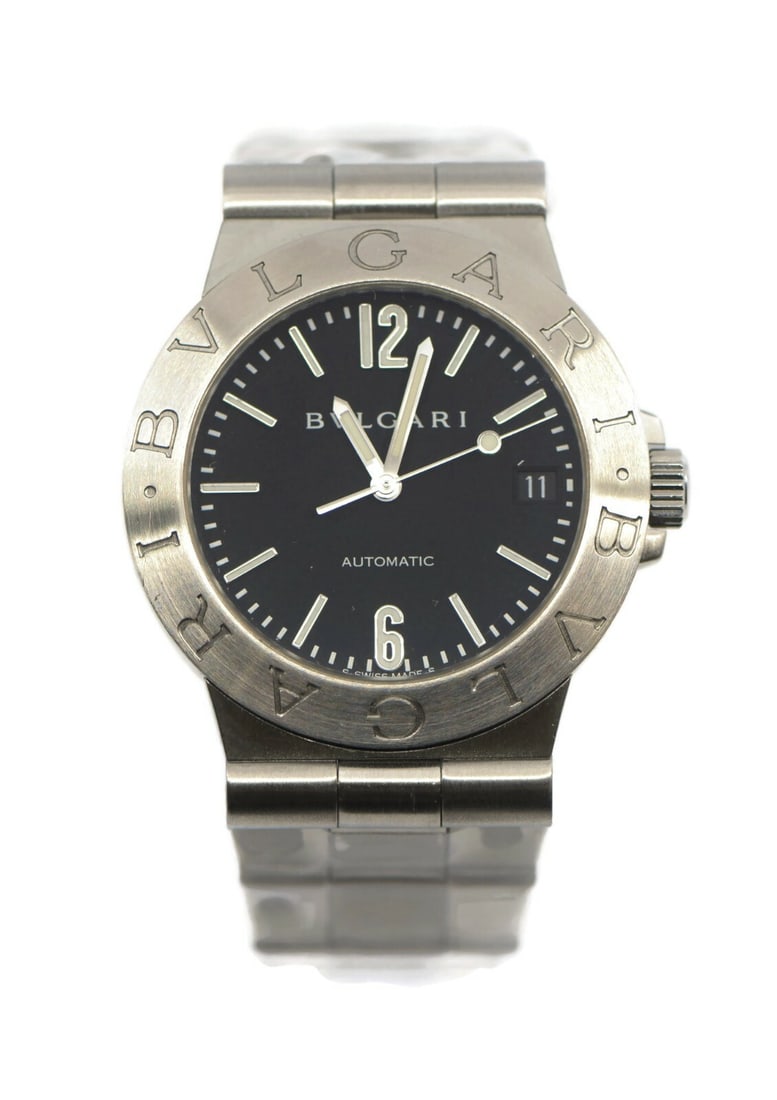 Bulgari Diagono LCV 35 S Stainless Steel Automatic Watch: Bulgari Diagono LCV 35 S Stainless Steel Automatic Watch Experience the elegance of the Bulgari Diagono Stainless Steel Watch, model LCV 35 S. This exquisite wristwatch features a robust 35mm stainles