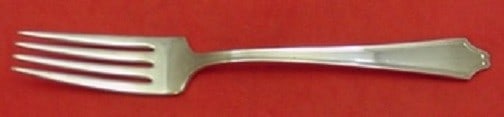 International Minuet Sterling Silver Dinner Fork 7 7/8 in: International Minuet Sterling Silver Dinner Fork 7 7/8 in Sterling silver dinner fork in the Minuet pattern by International Silver. The piece dates to the 1900-1940 period, is made in the United Stat