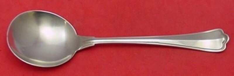 Buccellati Saint Mark Sterling Silver Gumbo Soup Spoon 6 7/8": Buccellati Saint Mark Sterling Silver Gumbo Soup Spoon 6 7/8" This exquisite gumbo soup spoon from Buccellati features the elegant Saint Mark pattern, crafted from high-quality sterling silver. Measur
