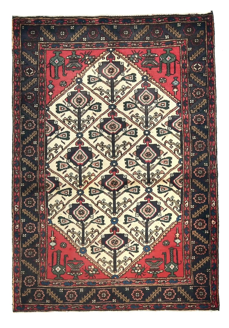 Hand-Knotted Vintage Floral Oriental Rug Wool 3'3 x 4'8: Hand-Knotted Vintage Floral Oriental Rug Wool 3'3 x 4'8 This exquisite hand-knotted vintage Oriental rug features a classic floral design, perfect for enhancing your home decor. Measuring 3'3" x 4'8" 