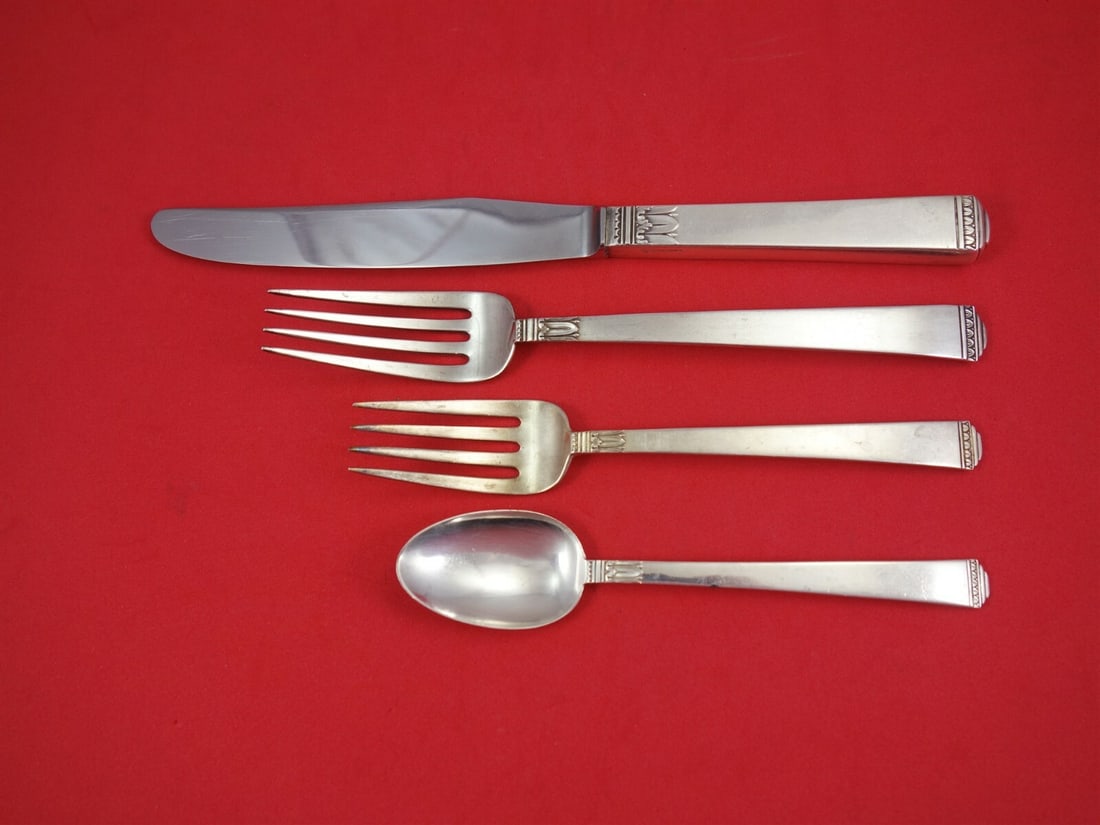 Lunt Regency Sterling Silver 4-Piece Place Setting Vintage: Lunt Regency Sterling Silver 4-Piece Place Setting Vintage This exquisite 4-piece place setting from the Regency pattern by Lunt showcases classic elegance in sterling silver. Crafted between 1900 and