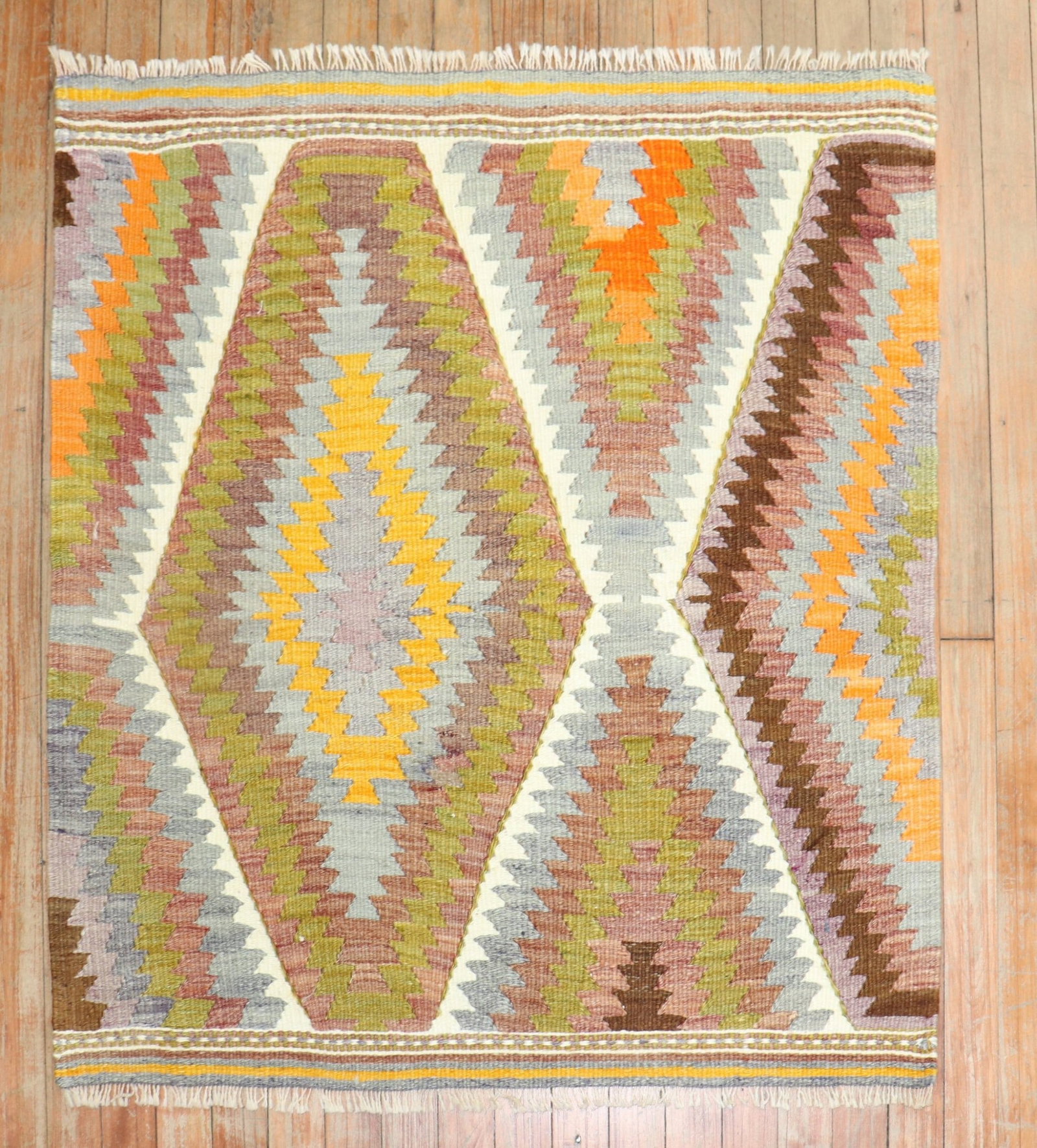 3' x 3' 4" Turkish Kilim Square Rug: 3' x 3' 4" Turkish Kilim Square Rug Small Turkish kilim flatweave rug in a square format. This pre-owned piece is identified as a kilim and is offered in a small size. Specifications Item Type: Kilim 