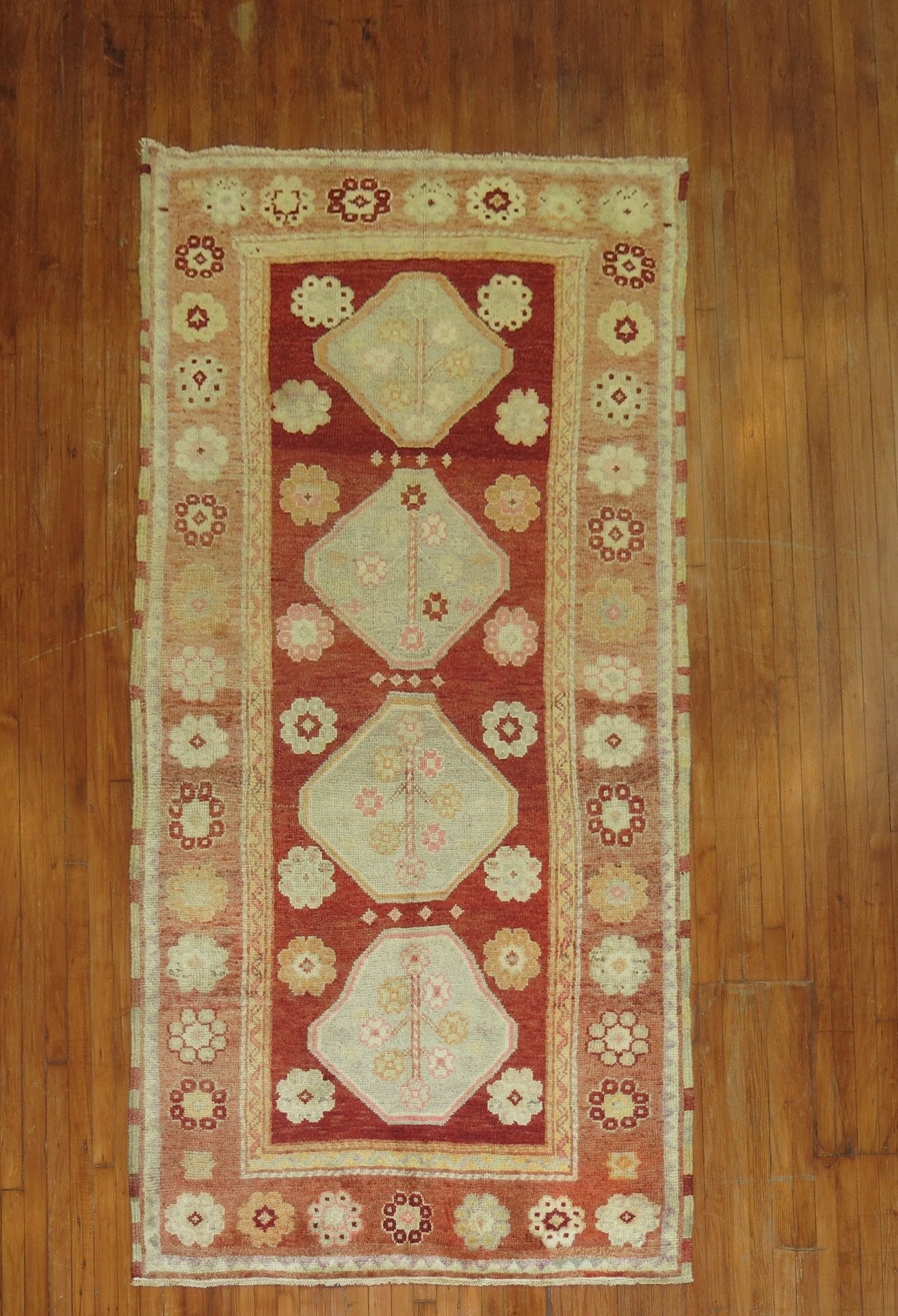 4' 2" x 9' 2" Vintage Turkish Oushak Rug Red: 4' 2" x 9' 2" Vintage Turkish Oushak Rug Red Vintage Turkish Oushak rug from the second quarter of the 20th century. This rectangular area rug features a red field with floral and hexagonal motifs in 