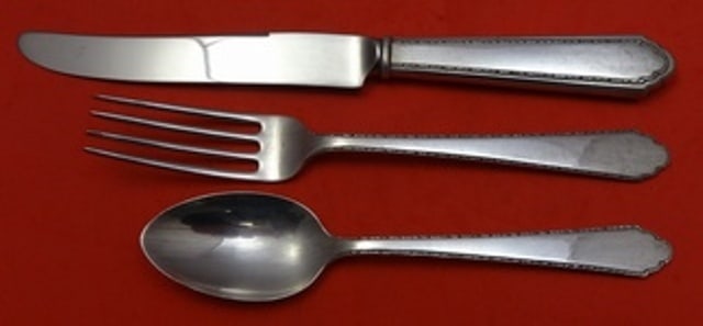 Lunt William & Mary Sterling Silver 3-Piece Junior Set (1 of 2)