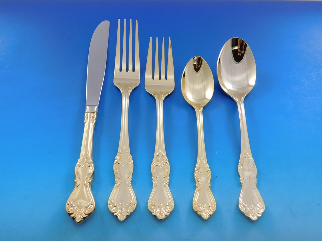 Reed & Barton Golden Marlborough 95-Piece Stainless Flatware Service with Caddy: Reed & Barton Golden Marlborough 95-Piece Stainless Flatware Service with Caddy This is a Reed & Barton Golden Marlborough flatware set crafted in stainless steel with a vermeil finish. The set consis