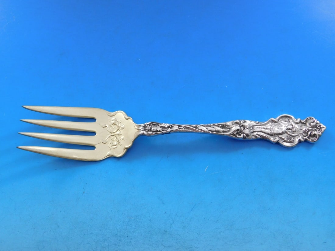 Wallace Irian Sterling Silver Cold Meat Fork 8 1/4 Art Nouveau: Wallace Irian Sterling Silver Cold Meat Fork 8 1/4 Art Nouveau Introducing the Irian cold meat fork by Wallace, a stunning example of Art Nouveau design. Crafted from high-quality sterling silver, thi