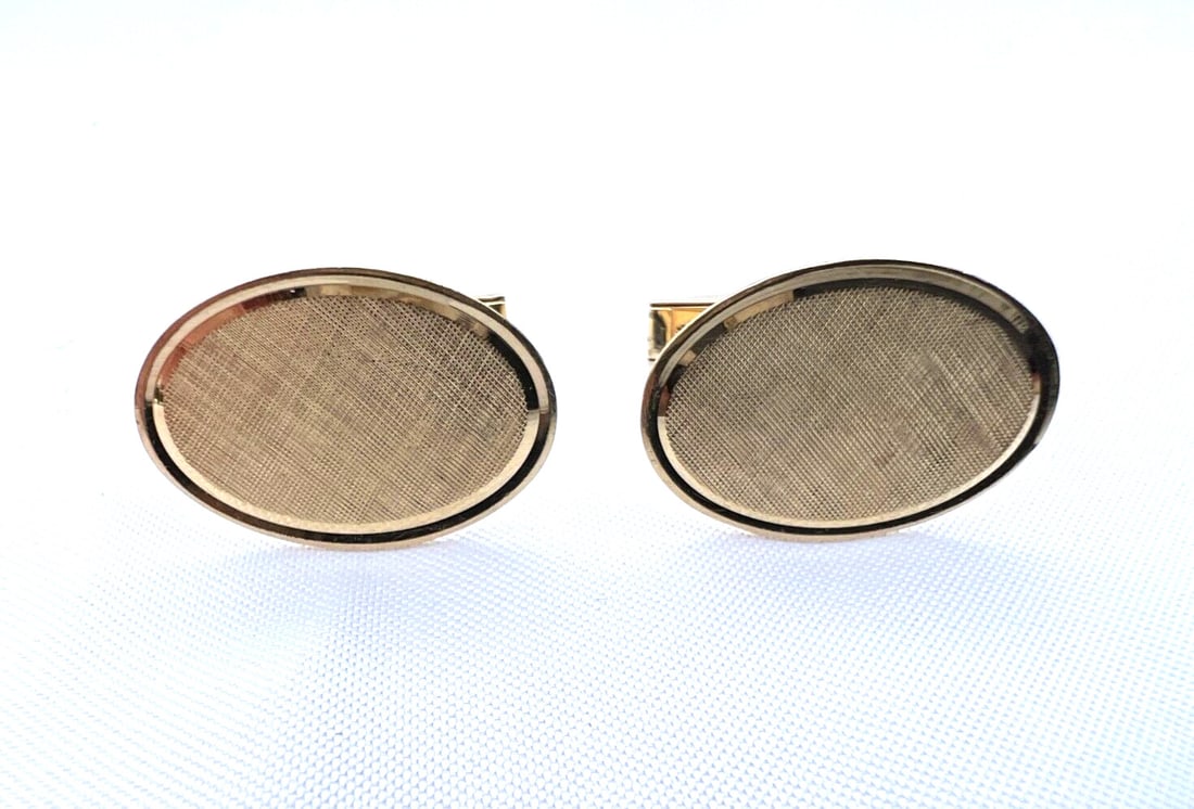 Harry Bock 14K Yellow Gold Cufflinks Set with Hallmarks: Harry Bock 14K Yellow Gold Cufflinks Set with Hallmarks Elevate your formal attire with this exquisite pair of cufflinks crafted from 14K yellow gold by Harry Bock, renowned for exceptional