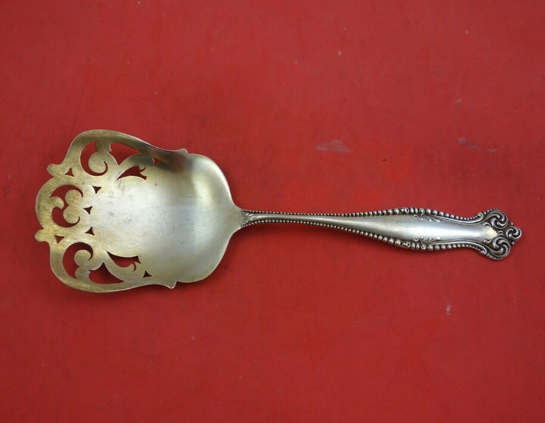 Towle Canterbury Sterling Silver Waffle Server Gold Washed 7 7/8 Inches: Towle Canterbury Sterling Silver Waffle Server Gold Washed 7 7/8 Inches This exquisite Canterbury Waffle Server by Towle is crafted from sterling silver and features a stunning gold wash finish. Measu