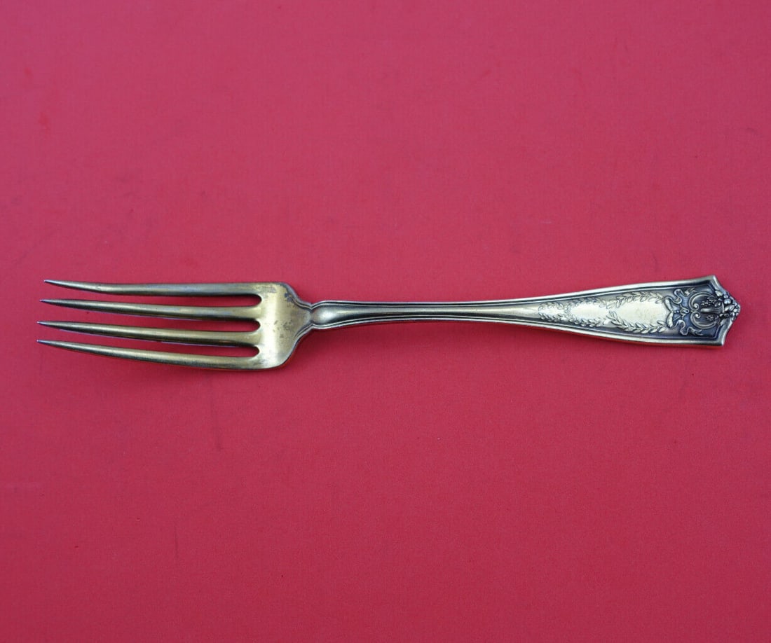 Tiffany Co Winthrop Vermeil Sterling Silver 7 1/2 in Dinner Fork: Tiffany Co Winthrop Vermeil Sterling Silver 7 1/2 in Dinner Fork A vintage Tiffany & Co. Winthrop Vermeil dinner fork made of sterling silver. This flatware piece is not monogrammed and shows vintage 