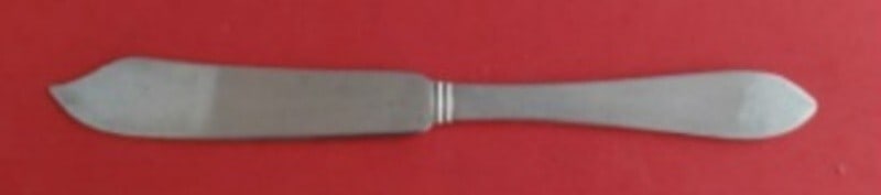 Dominick & Haff Pointed Antique Sterling Silver Fish Knife 7 7/8": Dominick & Haff Pointed Antique Sterling Silver Fish Knife 7 7/8" This exquisite fish knife is crafted by Dominick & Haff in the elegant Pointed Antique pattern. Made of high-quality sterling silver, 