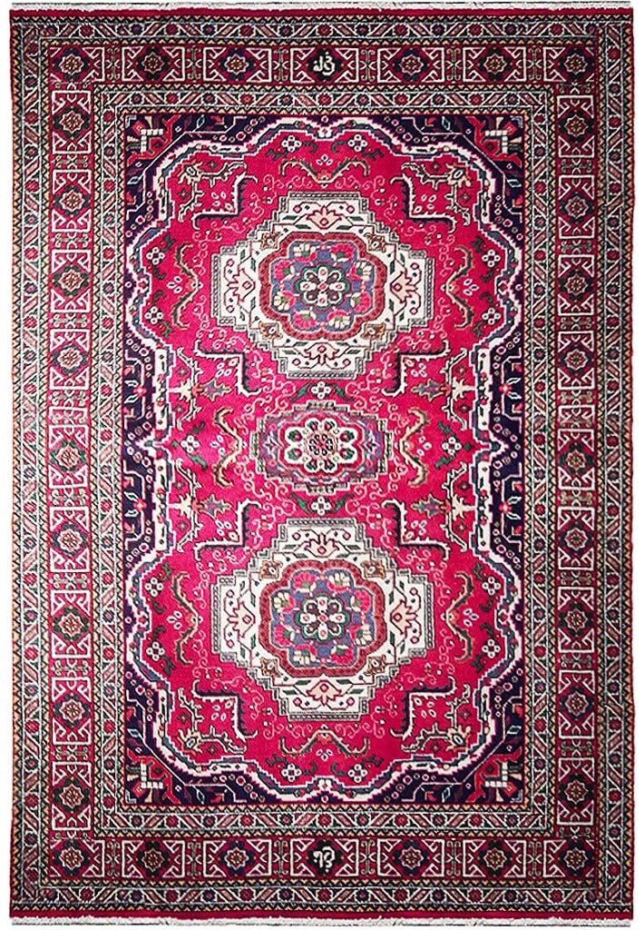 4.5 x 6.8 Red Semi-Antique Persian Bakhtiari Handwoven Area Rug: 4.5 x 6.8 Red Semi-Antique Persian Bakhtiari Handwoven Area Rug Free continental US Shipping Discover the timeless beauty of this Red Semi-Antique Persian Bakhtiari Rug, measuring 4' 5" x 6' 8". Handw