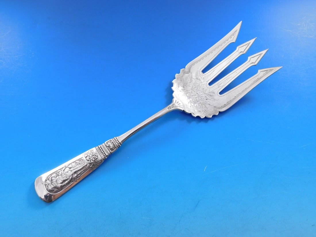 Gorham Fontainebleau Sterling Silver Bright-Cut Fish Serving Fork 8 1/2" Monogrammed M: Gorham Fontainebleau Sterling Silver Bright-Cut Fish Serving Fork 8 1/2" Monogrammed M Discover the exquisite Fontainebleau fish serving fork by Gorham, crafted from high-quality sterling silver. This