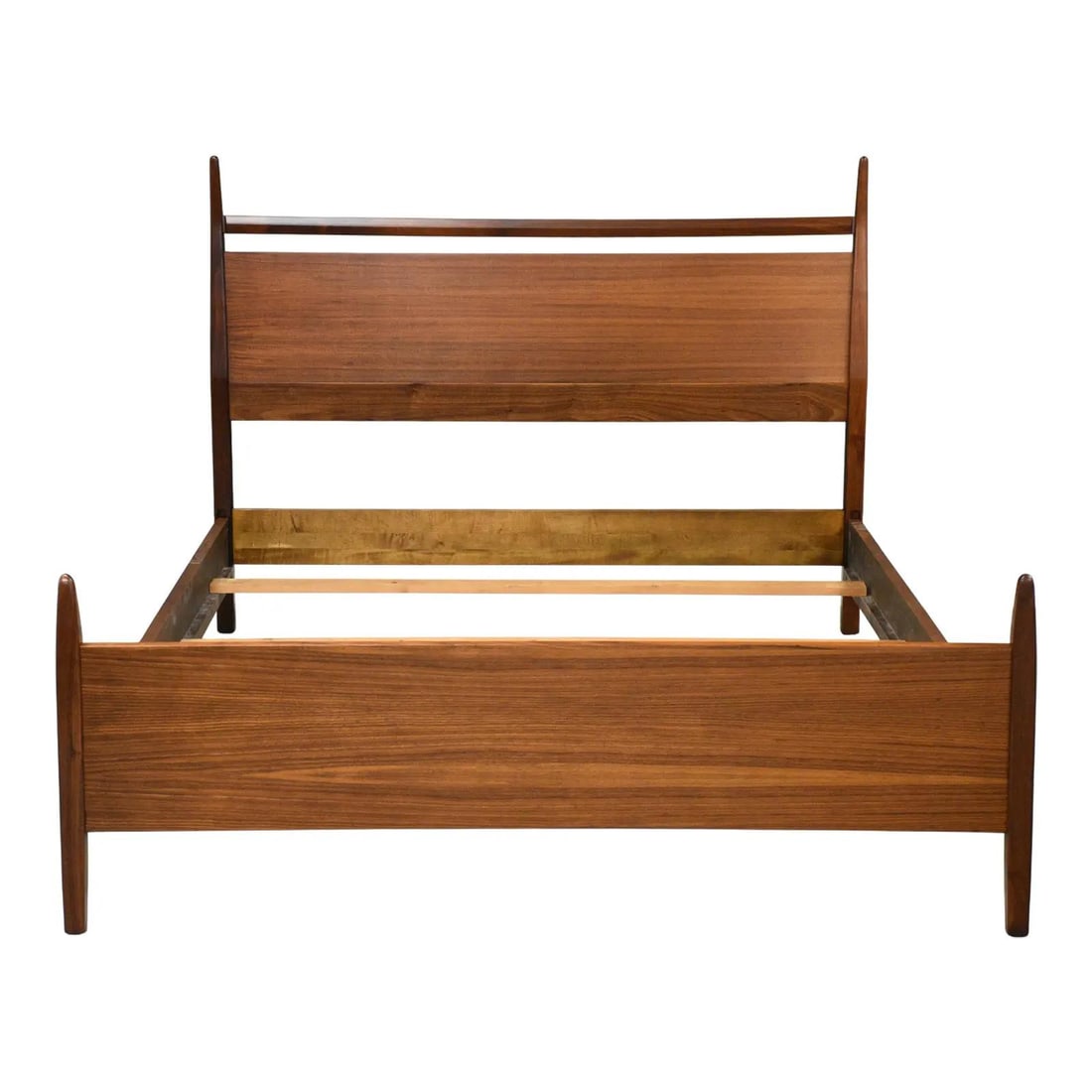 Mid Century Modern Walnut Full Size Bed Sculpted Posts 1964 Refinished: Mid Century Modern Walnut Full Size Bed Sculpted Posts 1964 Refinished This mid-century modern full size bed, crafted from walnut, features elegantly sculpted posts and a rich brown finish. Profession