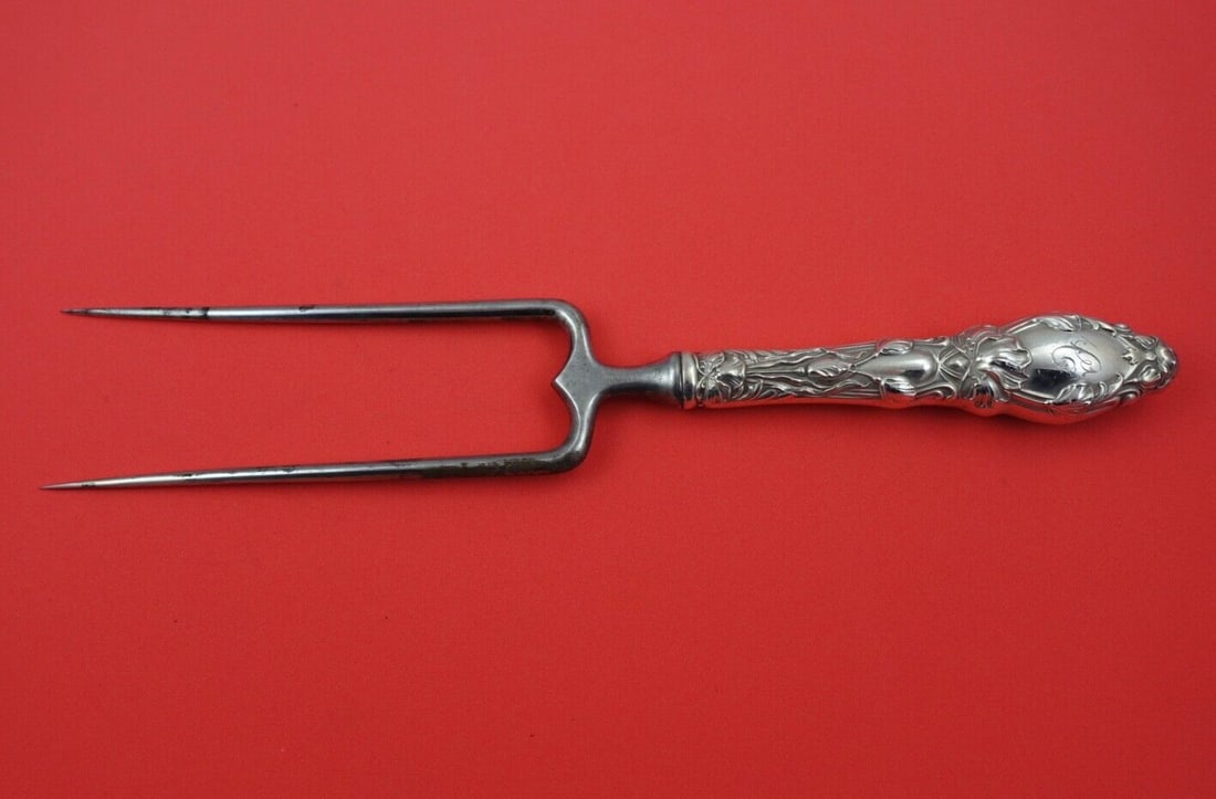 Gorham Virginiana Sterling Silver Roast Carving Holder 11 3/4": Gorham Virginiana Sterling Silver Roast Carving Holder 11 3/4" Enhance your dining experience with this exquisite roast carving holder from the Virginiana pattern by Gorham. Crafted from sterling silv
