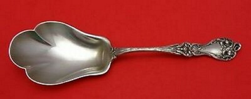 Alvin Majestic Sterling Silver Berry Spoon 9.25" Serving Antique: Alvin Majestic Sterling Silver Berry Spoon 9.25" Serving Antique This exquisite serving spoon is a part of the Majestic pattern by Alvin, crafted from high-quality sterling silver. Measuring 9 1/4" in