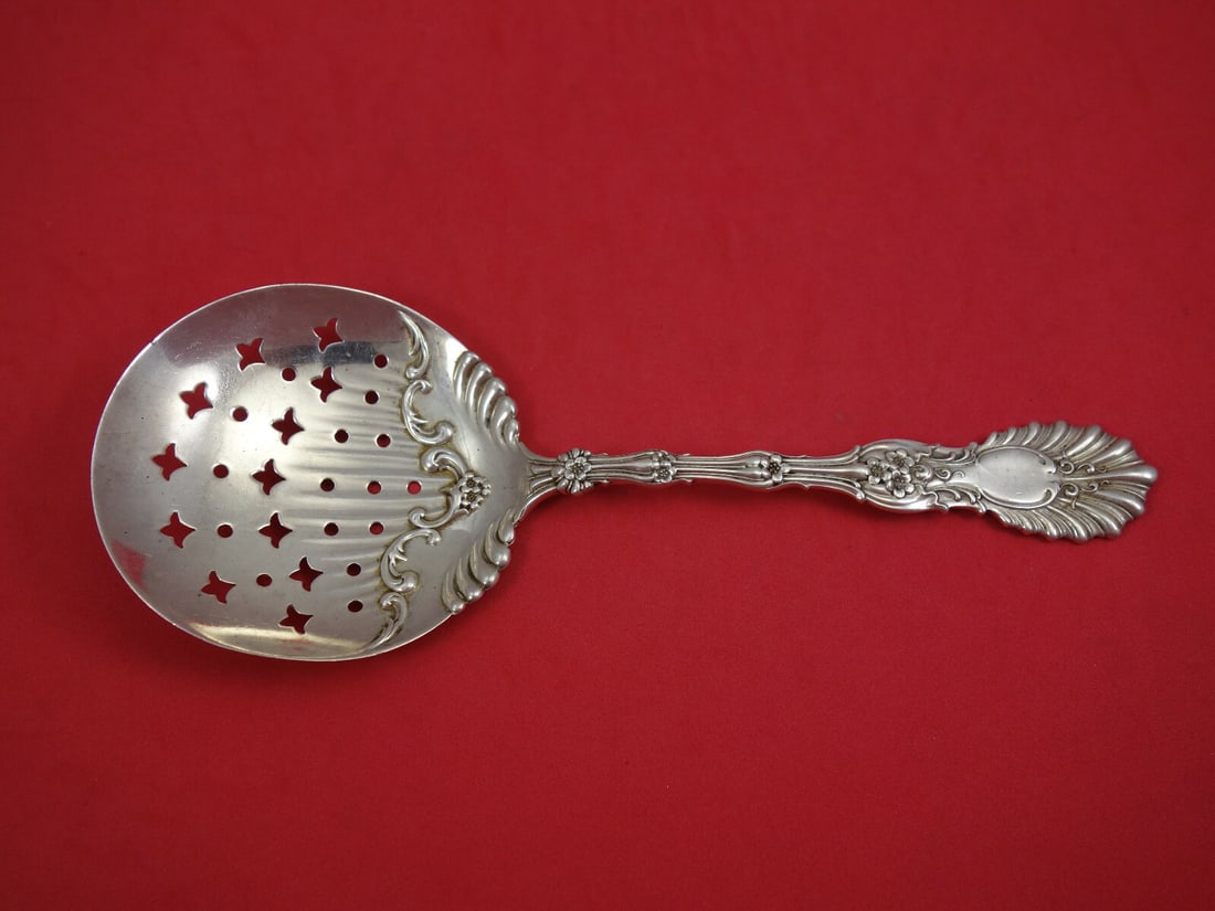 Whiting Radiant Sterling Silver Pea Spoon Ruffled Shoulder 8.5": Whiting Radiant Sterling Silver Pea Spoon Ruffled Shoulder 8.5" This exquisite pea spoon from the Radiant pattern by Whiting Manufacturing Company features a lovely ruffled shoulder design and measure
