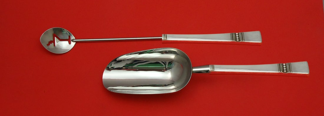 Reed and Barton Diadem Sterling Silver Bar Set 2pc Custom Made: Reed and Barton Diadem Sterling Silver Bar Set 2pc Custom Made Presenting a stunning Diadem bar set by Reed & Barton, expertly crafted from sterling silver. This custom-made two-piece set includes a m