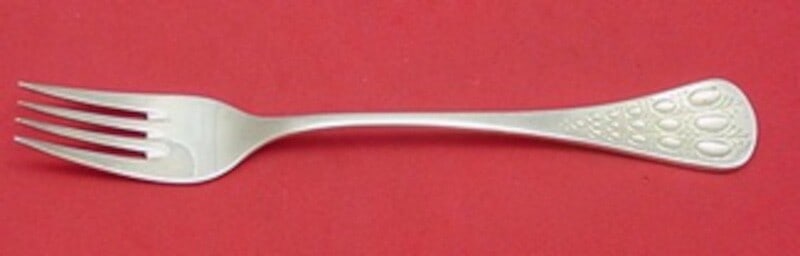 Rosenthal Romance Sterling Silver Dinner Fork 8 Inch Unmonogrammed: Rosenthal Romance Sterling Silver Dinner Fork 8 Inch Unmonogrammed This exquisite dinner fork is part of the Romance pattern by Rosenthal, crafted from high-quality sterling silver. Measuring 8 inches