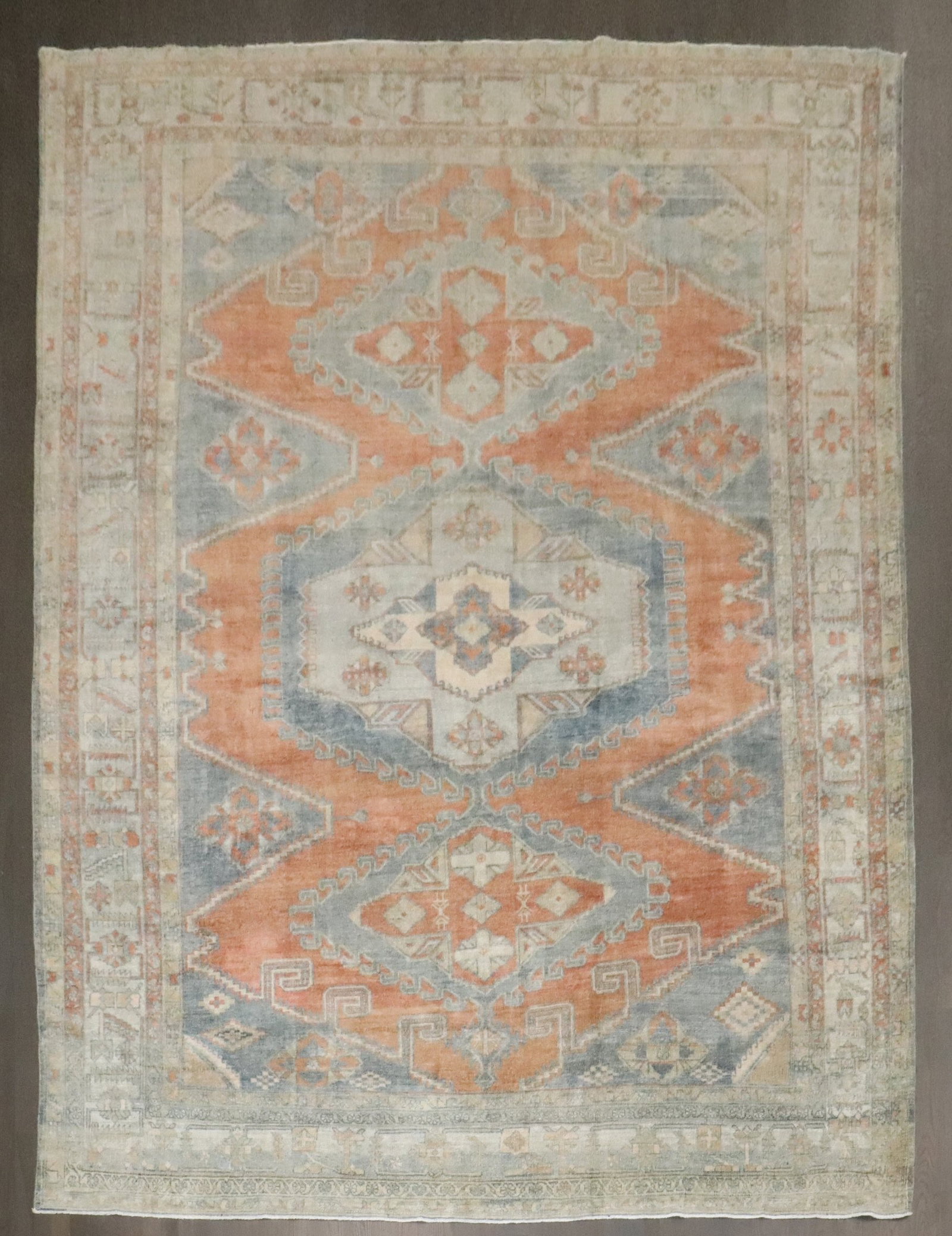8' 11" x 11' 6" Persian Veece Room Rug Geometric 1930s: 8' 11" x 11' 6" Persian Veece Room Rug Geometric 1930s Antique Persian Veece rug from the 1930s featuring a geometric design. This pre-owned room-size rug presents a classic Persian look with a bold g