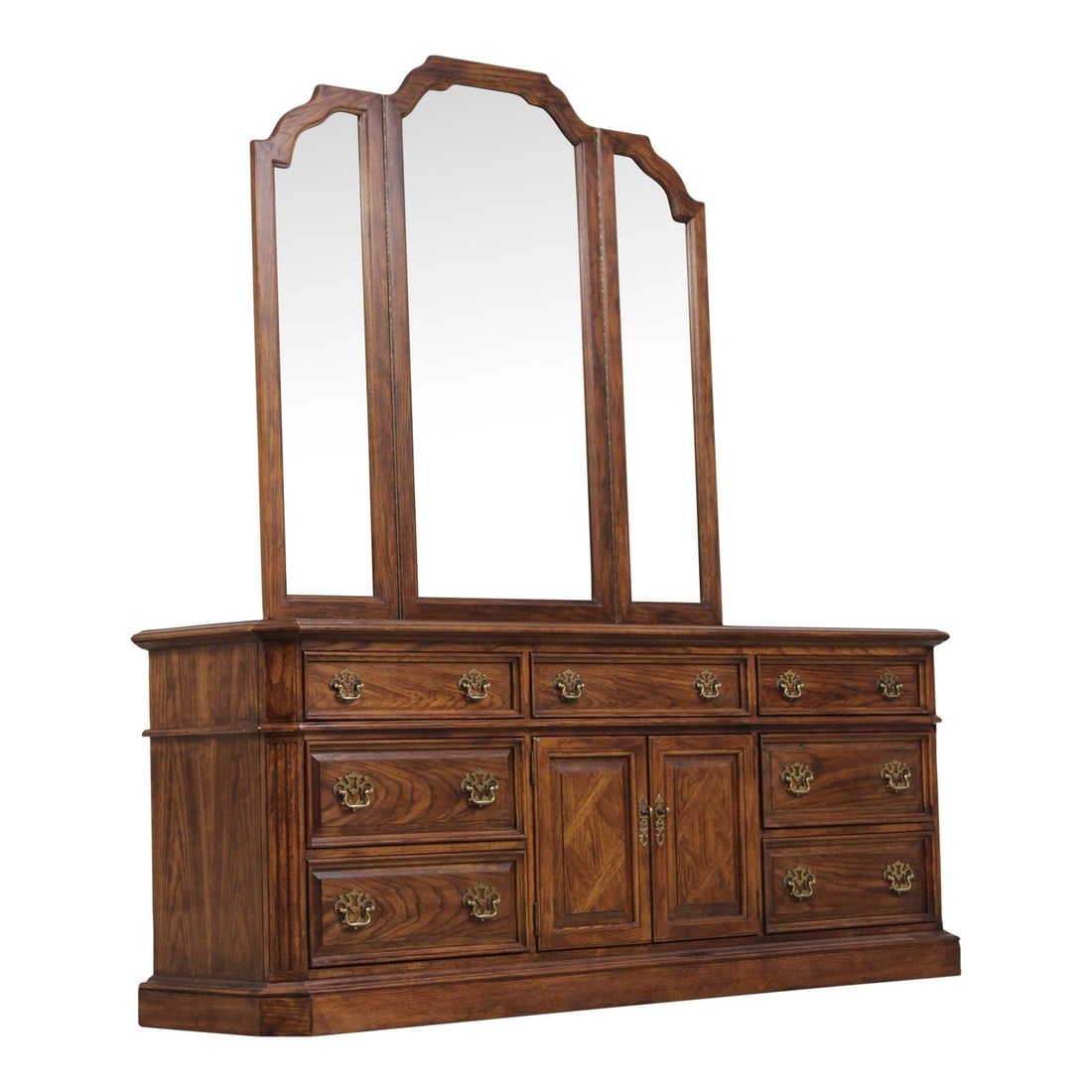 Thomasville oak dresser with trifold mirror 78w x 19d x 31h (1 of 10)