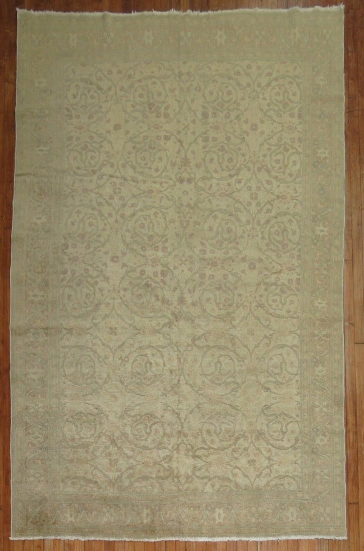 6' 5" x 9' 5" Early 20th Century Turkish Sivas Rug: 6' 5" x 9' 5" Early 20th Century Turkish Sivas Rug Early 20th century antique Turkish Sivas rug with an intricate floral design. This pre-owned piece reflects the traditional Sivas style and offers a 