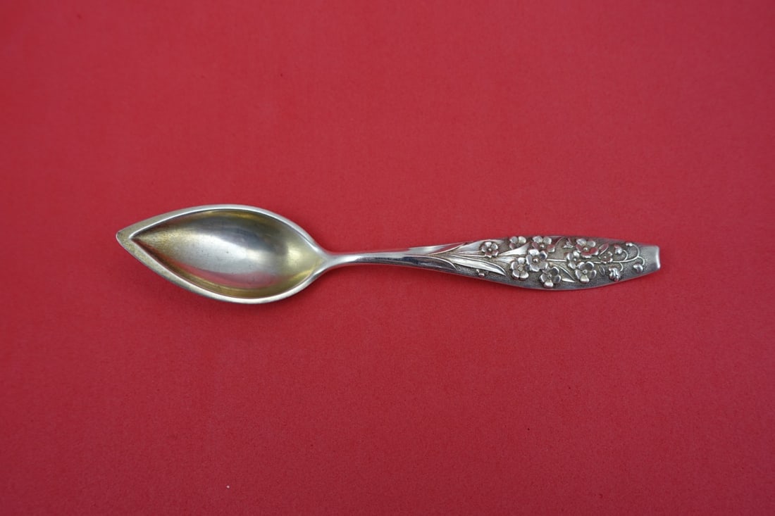 Sterling Silver Grapefruit Spoon Flora Pattern Forget Me Not by Shiebler 5 3/4 Inch: Sterling Silver Grapefruit Spoon Flora Pattern Forget Me Not by Shiebler 5 3/4 Inch This is a Shiebler Flora pattern sterling silver grapefruit spoon featuring a forget-me-not motif. The spoon measure