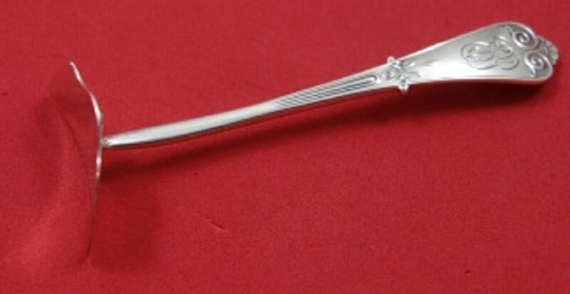 Tiffany & Co Beekman Sterling Silver Baby Food Pusher 4 1/4": Tiffany & Co Beekman Sterling Silver Baby Food Pusher 4 1/4" This exquisite Beekman baby food pusher by Tiffany & Co. is a remarkable piece of history, dating back to the period of 1850-1899. Crafted 
