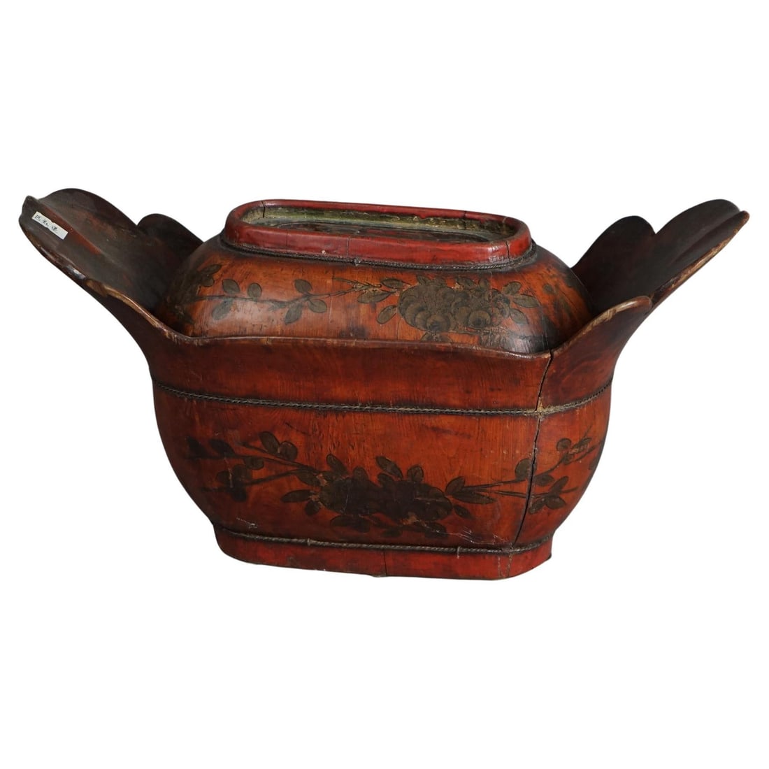 Chinese Polychrome Carved Wood Lidded Basket with Figural Lid c1920: Chinese Polychrome Carved Wood Lidded Basket with Figural Lid c1920 This antique Chinese wooden basket from circa 1920 features a lidded design crafted from carved and polychromed wood. The lid displa