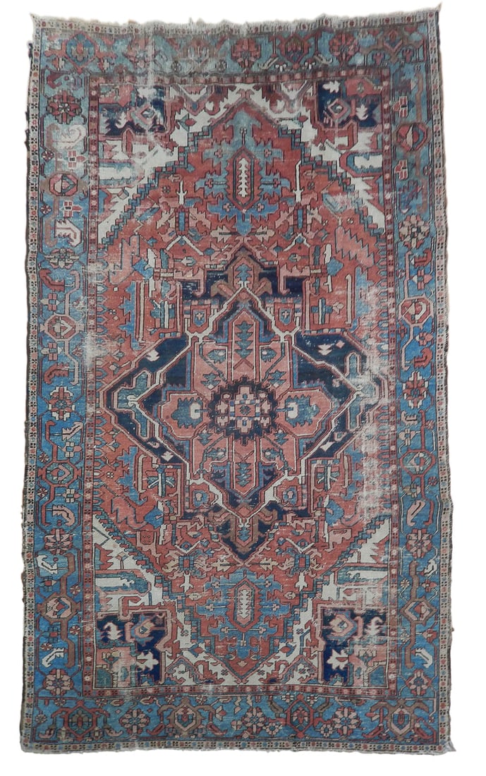 Authentic Old Persian Heriz Serapi Rug 7.3 x 11.3 1950s: Authentic Old Persian Heriz Serapi Rug 7.3 x 11.3 1950s Free continental US Shipping Authentic Old Persian Heriz Serapi rug from the 1950s, hand-knotted in northwestern Iran. It is made of premium qua