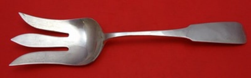 Old Newbury Crafters Moulton Sterling Silver Salad Fork 3-Tine 9": Old Newbury Crafters Moulton Sterling Silver Salad Fork 3-Tine 9" Presenting a stunning 3-tine salad serving fork from the Moulton pattern by Old Newbury Crafters. Crafted from high-quality sterling s