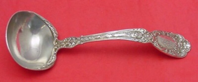 Gorham Florentine Sterling Silver Gravy Ladle 7.5 Inches: Gorham Florentine Sterling Silver Gravy Ladle 7.5 Inches This exquisite gravy ladle is crafted from sterling silver and features the elegant Florentine pattern by Gorham. Measuring 7 1/2 inches in len