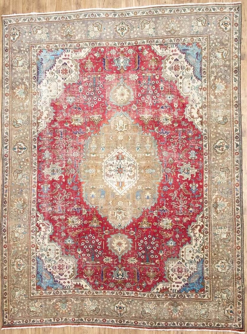 9'7 x 12'7 Hand Knotted Wool Area Rug Floral Traditional: 9'7 x 12'7 Hand Knotted Wool Area Rug Floral Traditional Semi-antique distressed Oriental area rug with a classic floral pattern and traditional styling. Hand-knotted in wool, this rectangular rug fea