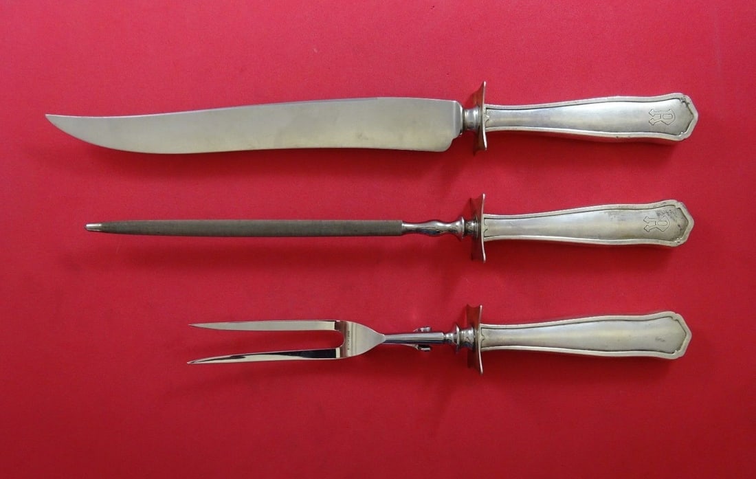 Shreve Dolores Sterling Silver 3pc Carving Set with Monogram: Shreve Dolores Sterling Silver 3pc Carving Set with Monogram This exquisite 3-piece roast carving set, known as the Dolores pattern by Shreve, showcases the elegance of sterling silver craftsmanship. 