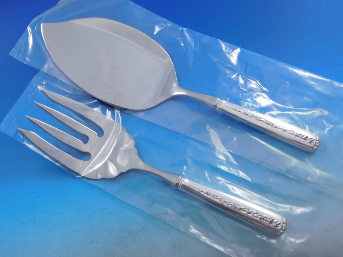 Towle Rambler Rose Sterling Silver Salmon Serving Set 2-Piece Custom: Towle Rambler Rose Sterling Silver Salmon Serving Set 2-Piece Custom Enhance your dining experience with this exquisite Rambler Rose Sterling Silver Salmon Serving Set by Towle. This custom-made, two-