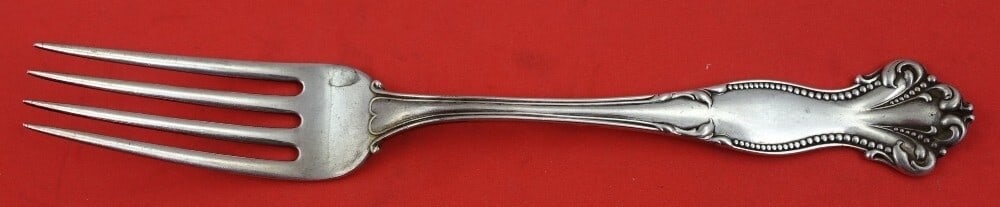 Mount Vernon Hope Sterling Silver Dinner Fork 7 5/8": Mount Vernon Hope Sterling Silver Dinner Fork 7 5/8" Elevate your dining experience with this exquisite Hope dinner fork by Mount Vernon. Crafted from high-quality sterling silver, this elegant piece 