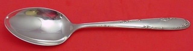 Towle Madeira Sterling Silver Serving Spoon 8.5 Inches: Towle Madeira Sterling Silver Serving Spoon 8.5 Inches This exquisite serving spoon features the elegant Madeira pattern by Towle, crafted from high-quality sterling silver. Measuring 8 1/2 inches, th
