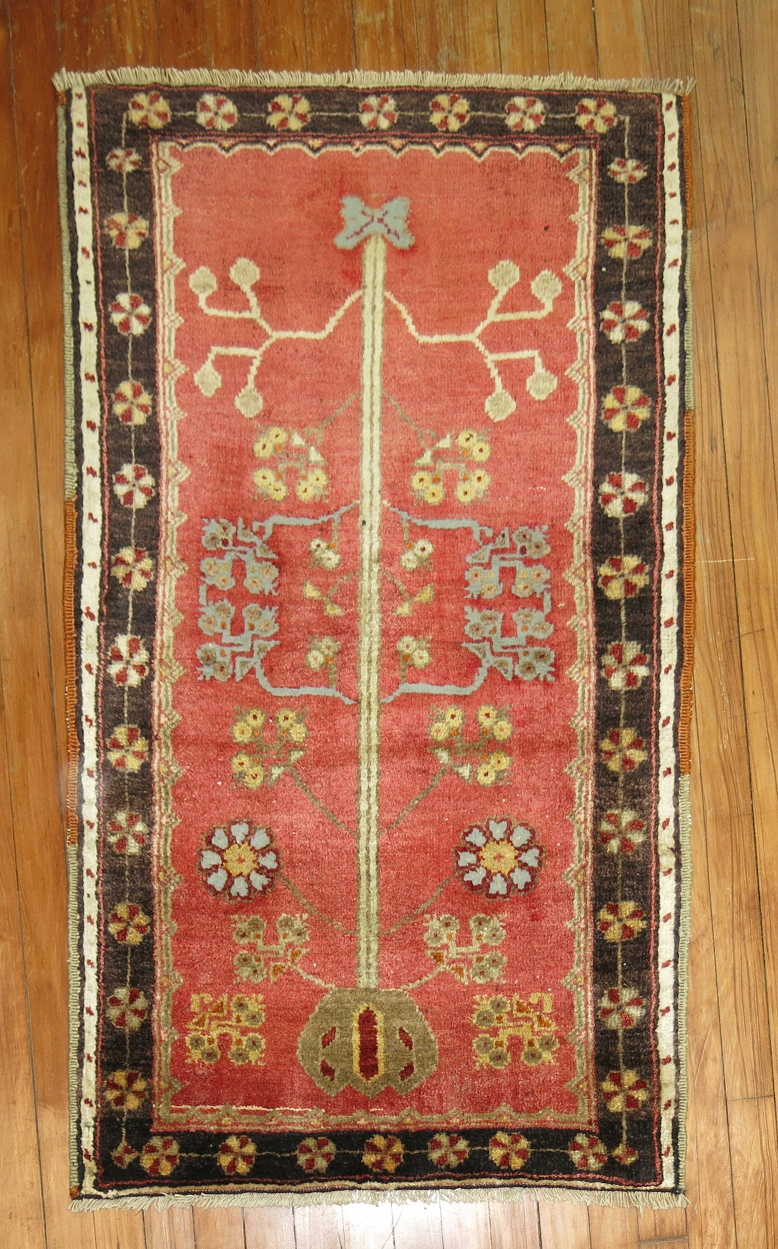 2' 5" x 4' Mid 20th Century Anatolian Turkish Rug: 2' 5" x 4' Mid 20th Century Anatolian Turkish Rug Small Turkish Anatolian rug from the mid-20th century. This pre-owned piece features the traditional Anatolian rug type in a compact size suitable for