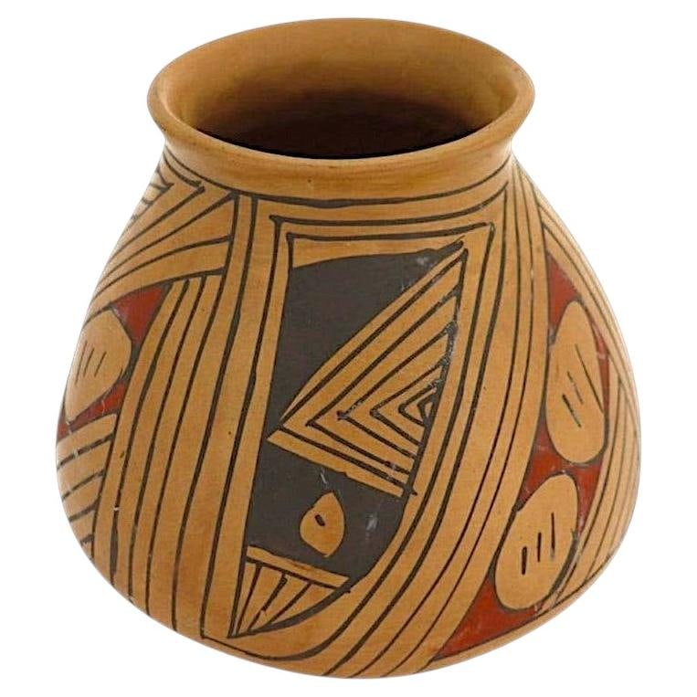 Signed Neli Silveira Mata Ortiz Pottery Jar 7.75 in (1 of 11)