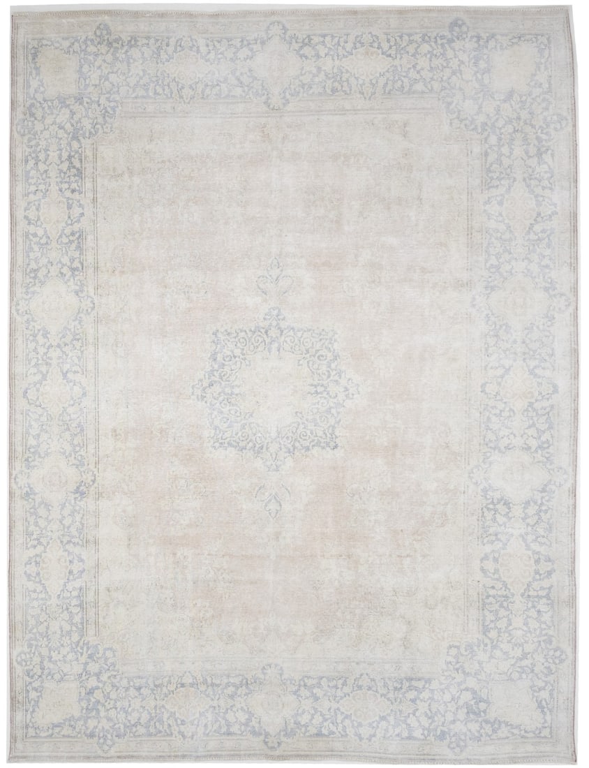 Vintage Hand-Knotted Floral Oriental Wool Rug 9'7 x 12'8: Vintage Hand-Knotted Floral Oriental Wool Rug 9'7 x 12'8 Enhance your living space with this exquisite Vintage Antique Muted Floral Distressed Oriental Rug. Measuring 9'7" x 12'8", this hand-knotted w