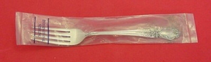 International Brocade Sterling Silver 7 3/8 Regular Fork: International Brocade Sterling Silver 7 3/8 Regular Fork Regular fork in the Brocade pattern by International, crafted in sterling silver. This piece measures 7 3/8 inches and is un-used in its factor