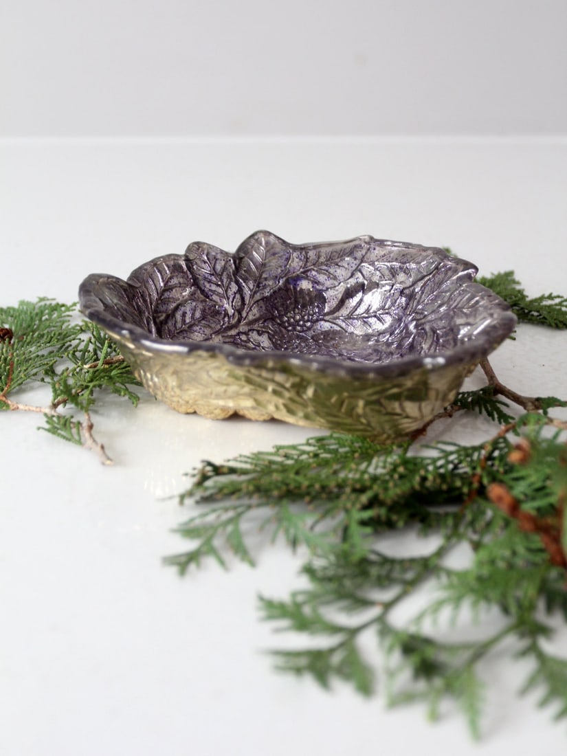 Antique Silver Plated Leaf Bowl with Glass Overlay 7.5 x 7 inches: Antique Silver Plated Leaf Bowl with Glass Overlay 7.5 x 7 inches This exquisite antique silver plated bowl showcases a captivating leaf and berry relief pattern complemented by a glass overlay. The e