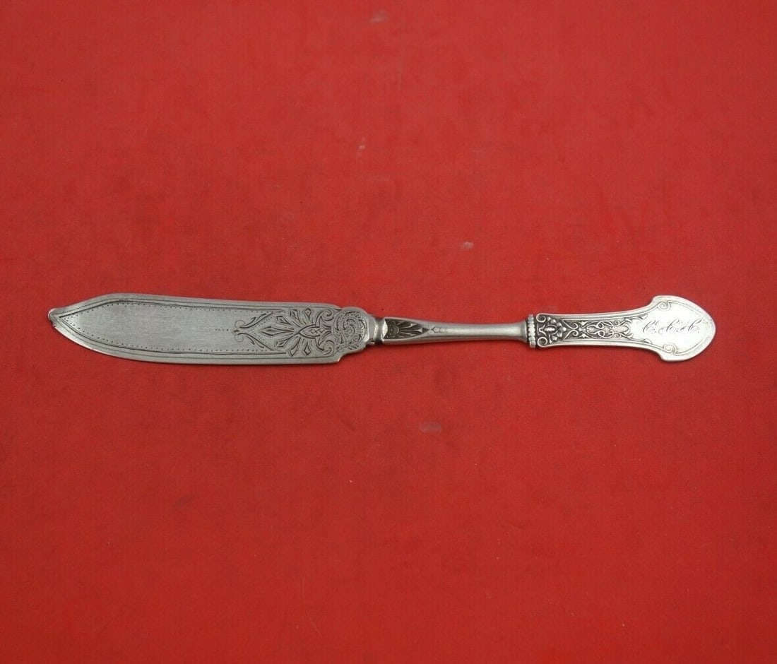 Gorham Corinthian Sterling Silver Fish Knife 6 5/8 Inches Monogrammed: Gorham Corinthian Sterling Silver Fish Knife 6 5/8 Inches Monogrammed This exquisite fish knife features a flat handle design in the renowned Corinthian pattern by Gorham. Made entirely of sterling si