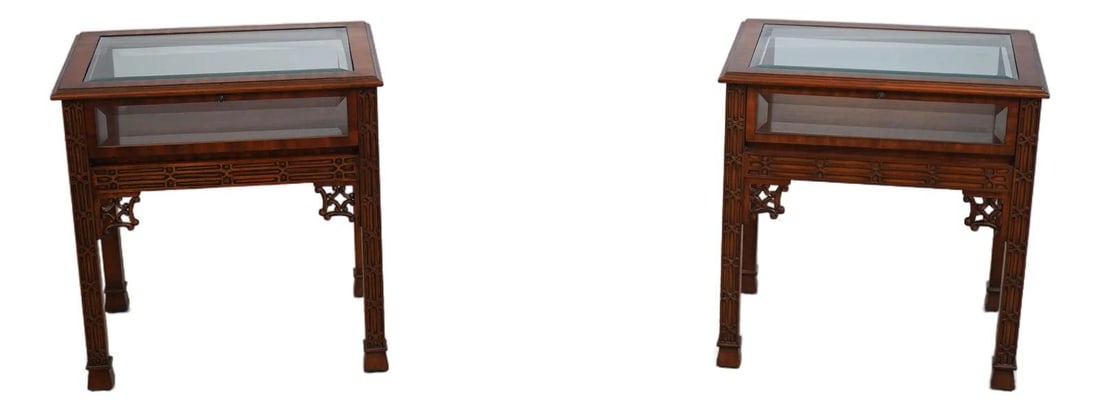 Pair of mahogany end tables with beveled glass Chippendale style (1 of 10)