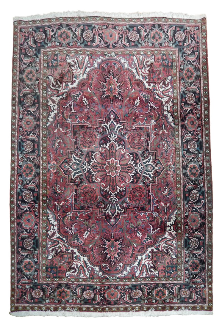 7.7 x 11 Handwoven Red Persian Heriz Area Rug: 7.7 x 11 Handwoven Red Persian Heriz Area Rug Free continental US Shipping Enhance your space with this stunning 7.7 x 11 Red Semi-Antique Persian Heriz Rug, meticulously handcrafted by skilled Persia